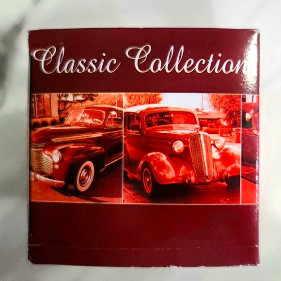 1933 Chevy Coupe 1:32 Die-Cast Toy Car - Picture 5 of 8